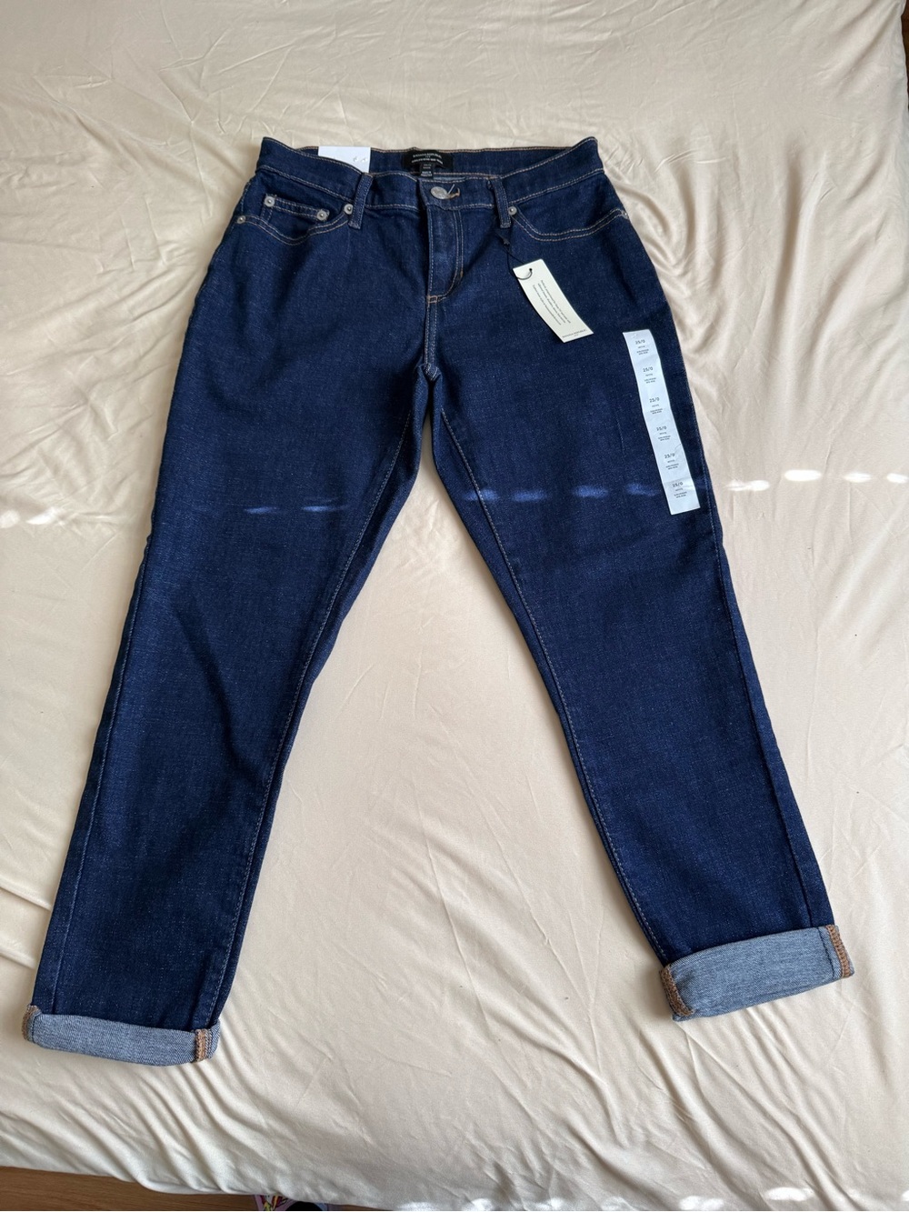 NWT Banana Republic Factory Girlfriend Mid-Rise Jeans - Dark Wash - 25/0P